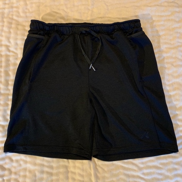 Kippo running/workout shorts for smartphones - Picture 2 of 5